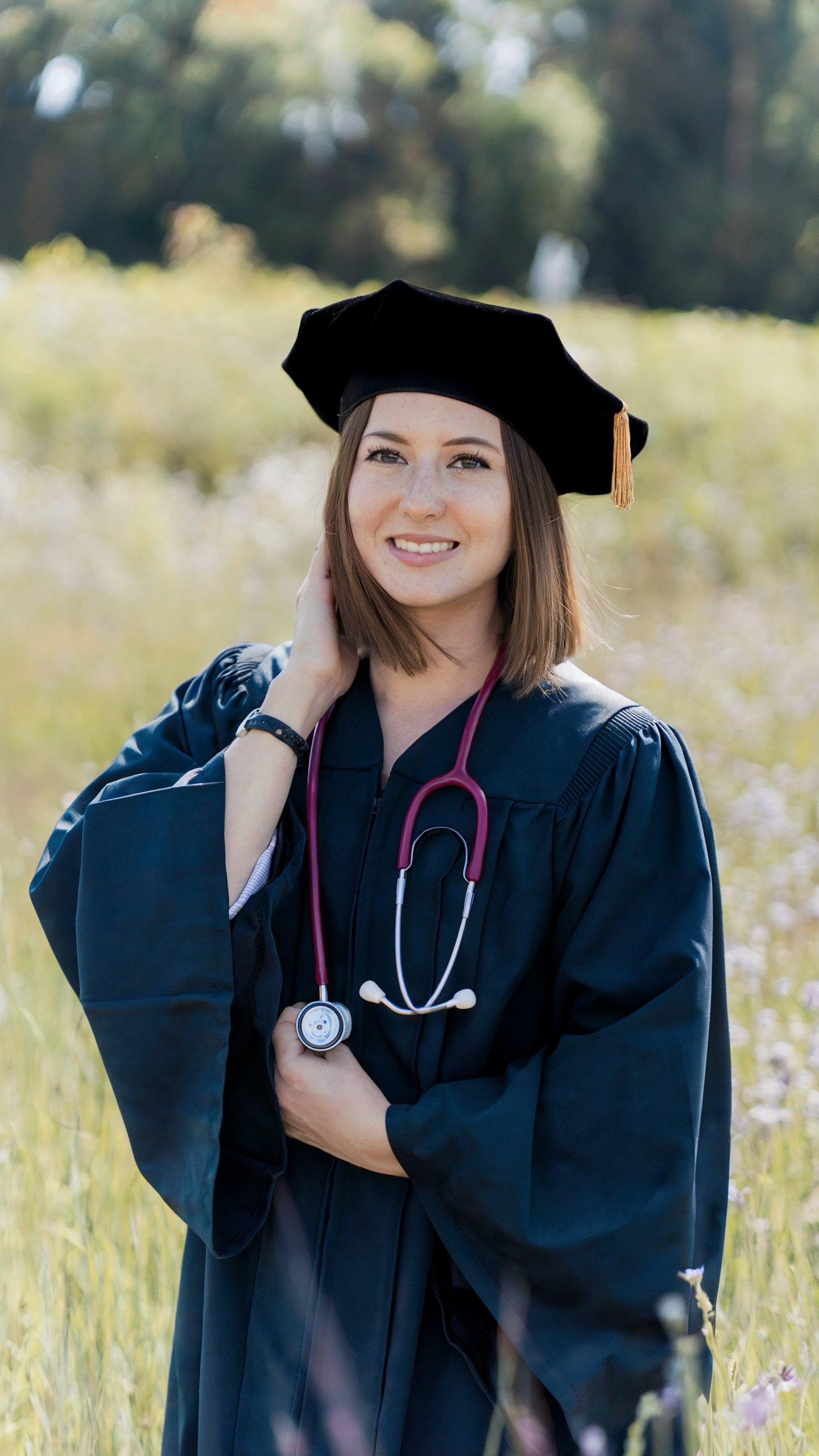 Capture your special day with these 10 creative graduation shoot ideas. From cap tosses to confetti celebrations, these ideas will make your photos unforgettable.