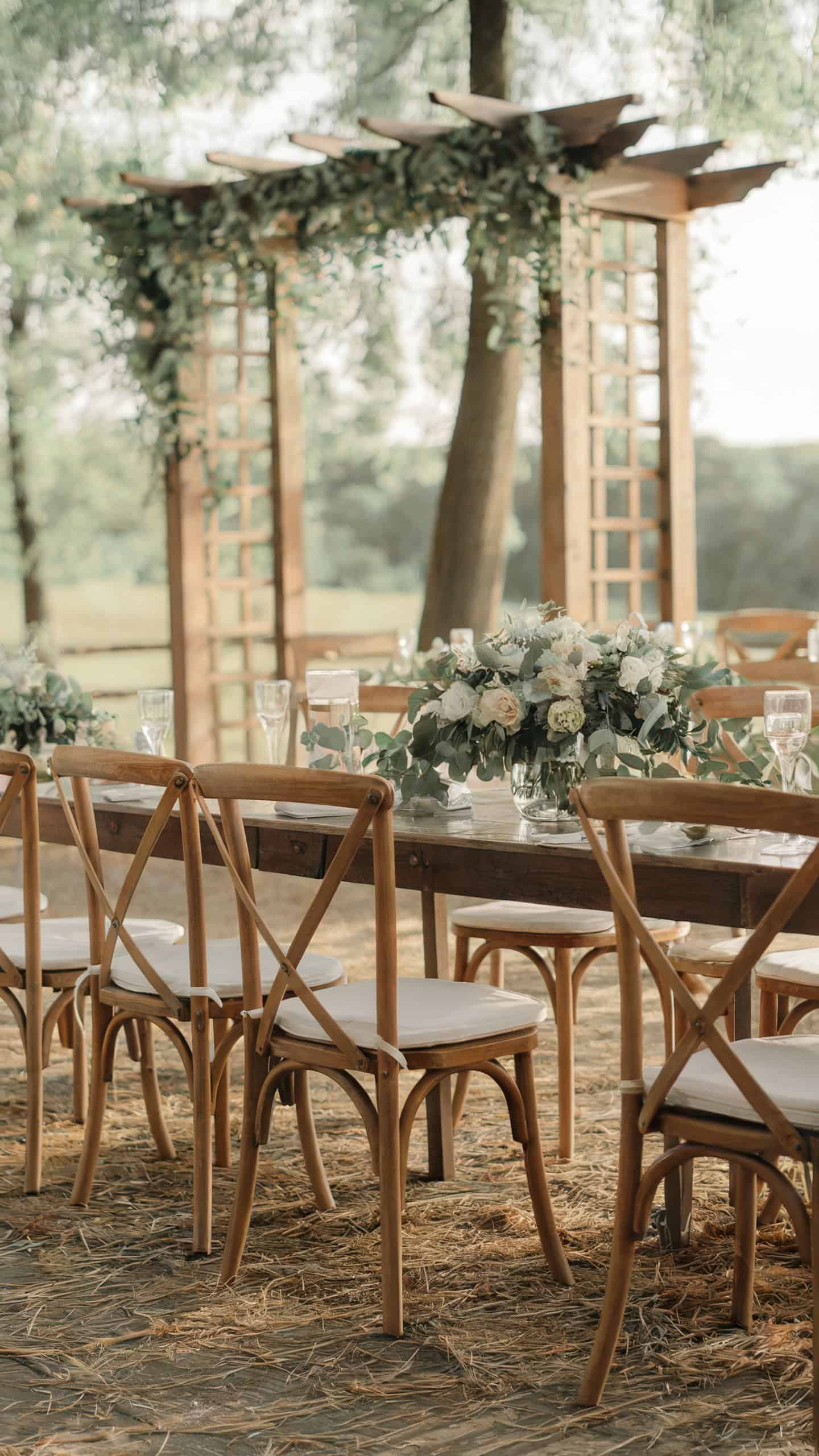 Plan your dream late summer wedding with these 10 creative ideas, from seasonal florals to bonfire s'mores stations. Perfect for an unforgettable celebration!