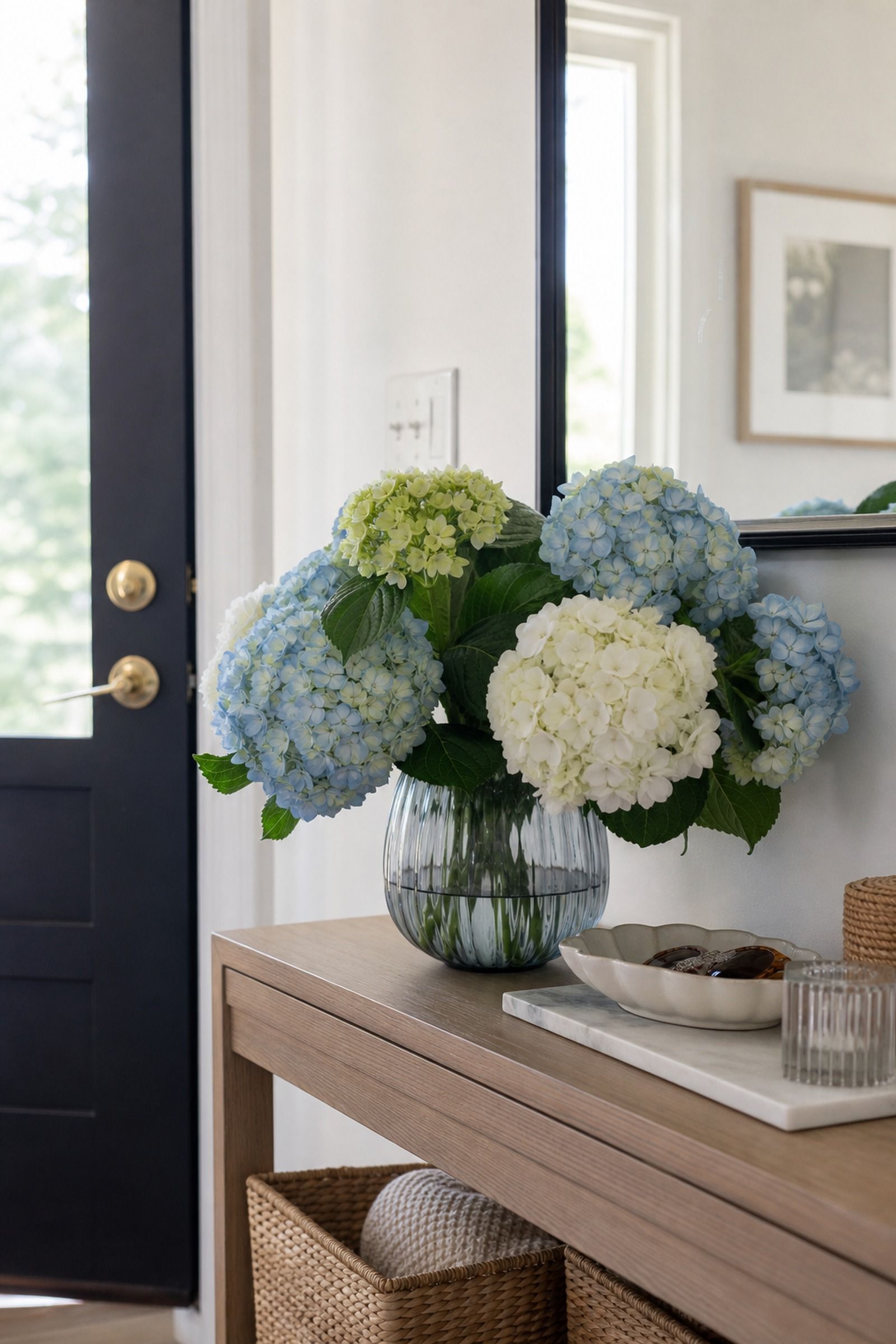 Fresh Hydrangea Arrangement small apartment idea for Top 18 Entryway Summer Decor Ideas for Apartments.