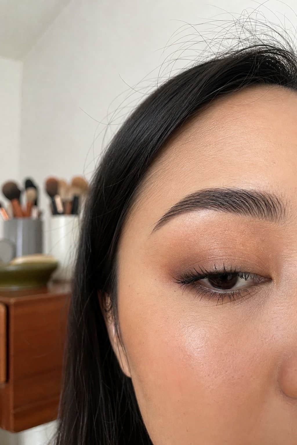 Warm beige soft smoky eye makeup for graduation photos